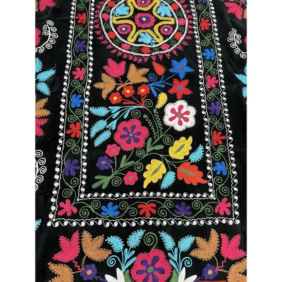 Vtg Uzbek Suzani Handmade Embroidery on‎ Velvet Tablecloth Wall Hanging 53"x90" - Picture 3 of 13